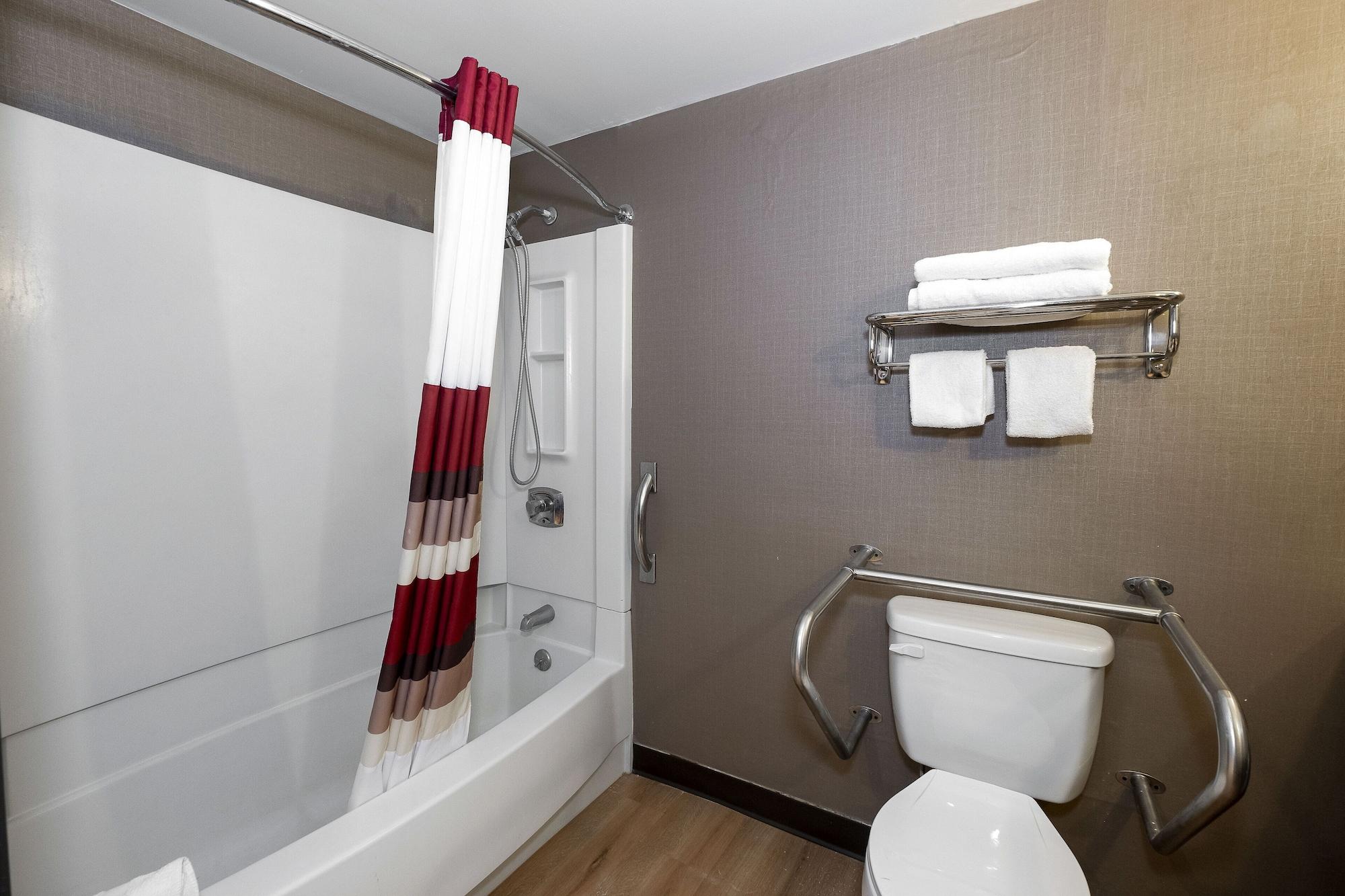 Motel Red Roof 2*